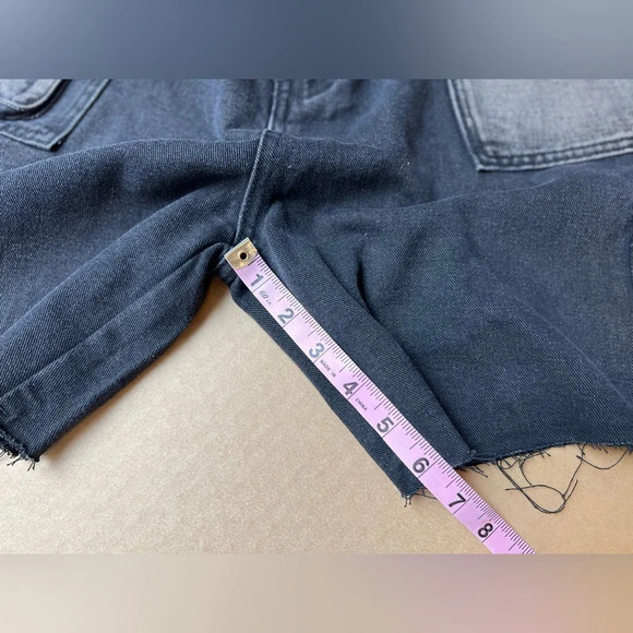 NWT CIDER Women’s Black and Gray Denim Fringe Utility Shorts Size XL - Picture 8 of 8